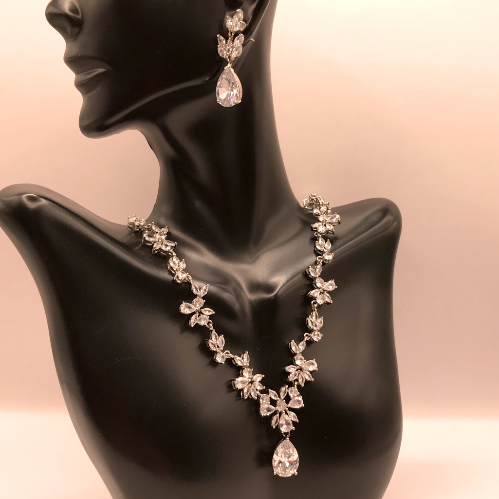 Elegant SilverTone Crystal Necklace And Earring Set